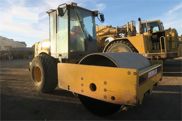 Compactadora Vibratoria Caterpillar CS-583D en buenas condiciones Ref.: 1509659363741935 No. 4