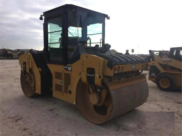 Compactadora Vibratoria Caterpillar CB54 seminueva en perfecto es Ref.: 1510677711951333 No. 2