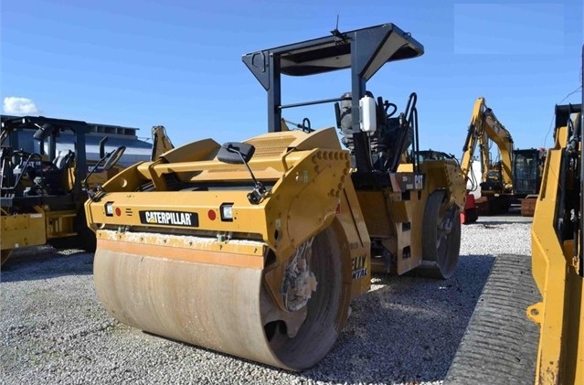 Compactadora Vibratoria Caterpillar CB54 de segunda mano en venta Ref.: 1510693636677833 No. 4