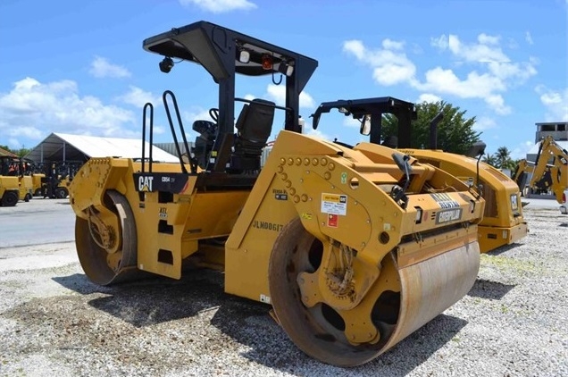 Compactadora Vibratoria Caterpillar CB54 en venta, usada Ref.: 1510698783040775 No. 2