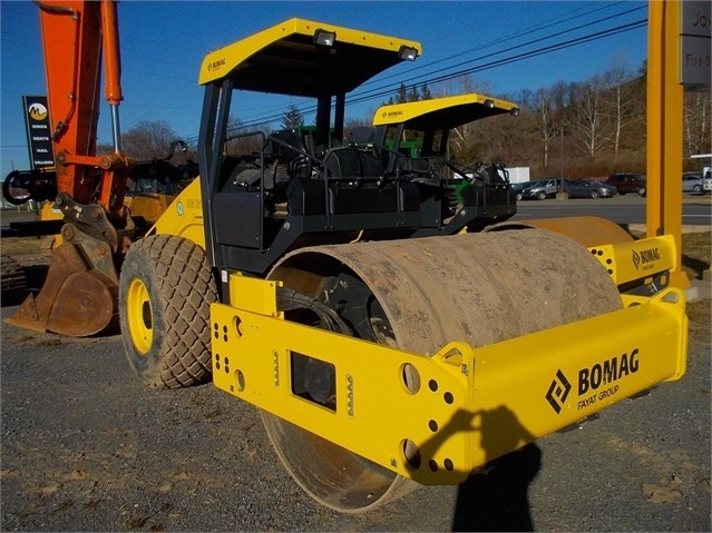 Compactadora Vibratoria Bomag BW211D en venta, usada Ref.: 1512598795060480 No. 2