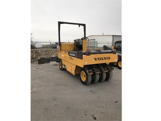 Compactadora Con Llantas Volvo PT125R de segunda mano a la venta Ref.: 1512759664692848 No. 2