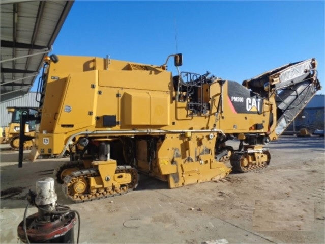 Recycles Caterpillar PM-200