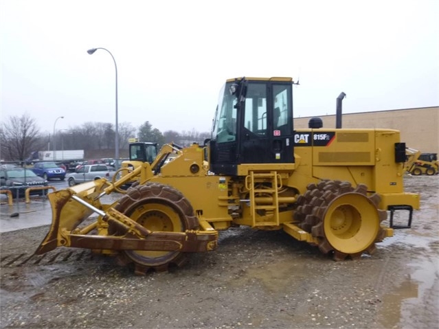 Compactadoras Suelos Y Rellenos Caterpillar 815F