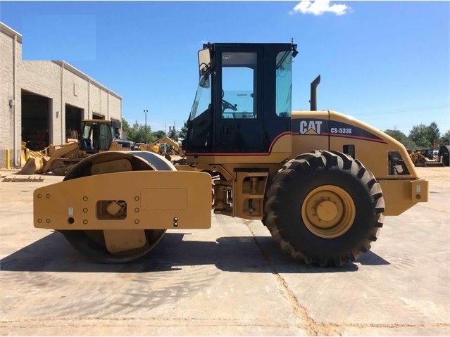 Compactadora Vibratoria Caterpillar CS-533E