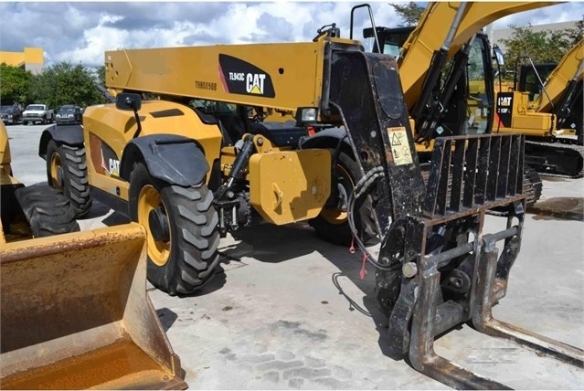 Telehandler Caterpillar TL943