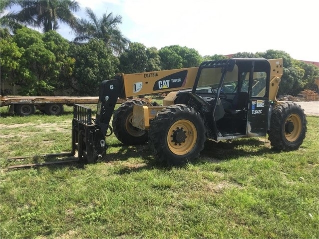 Telehandler Caterpillar TL642