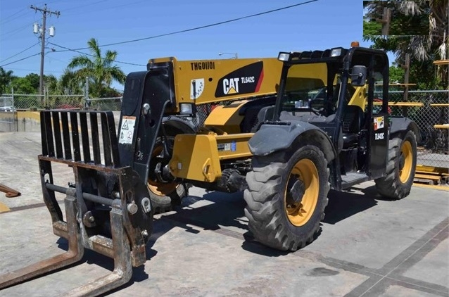 Manipulador Telescopico Caterpillar TL642 usada a la venta Ref.: 1518205185177194 No. 3