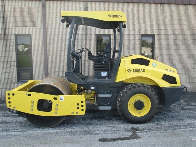 Compactadora Vibratoria Bomag BW145D de medio uso en venta Ref.: 1519062211395793 No. 2