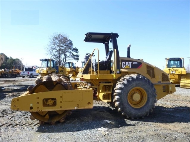 Compactadora Vibratoria Caterpillar CP56