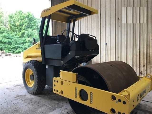 Compactadora Vibratoria Bomag BW177D