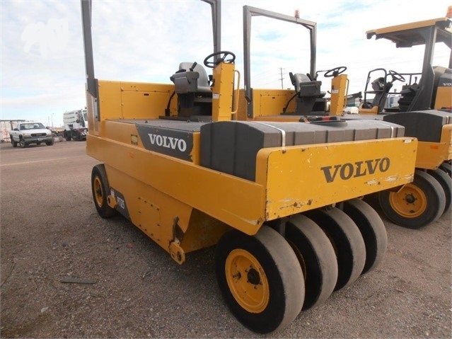 Compactadora Con Llantas Volvo PT125R de segunda mano en venta Ref.: 1519335409857193 No. 2