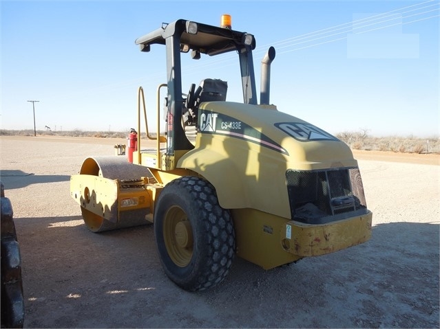 Compactadora Vibratoria Caterpillar CS-433E en venta, usada Ref.: 1521493018462140 No. 4