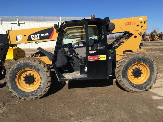 Telehandler Caterpillar TL642