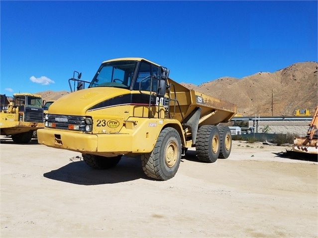 Off Road Truck Caterpillar 725