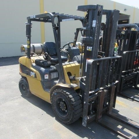 Montacargas Caterpillar 2P6000