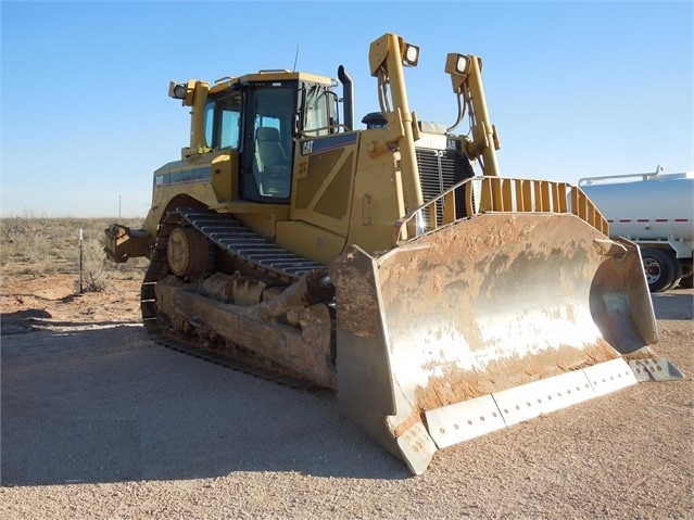 Dozers/tracks Caterpillar D8T