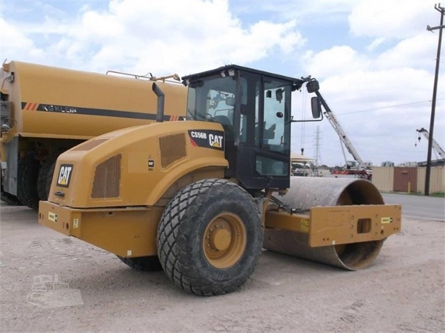 Compactadora Vibratoria Caterpillar CS56 importada en buenas cond Ref.: 1529621027952398 No. 4