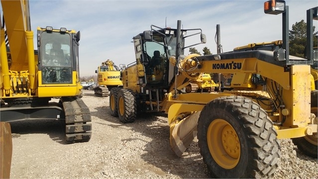 Motoconformadoras Komatsu GD655 de medio uso en venta Ref.: 1531163746547478 No. 2