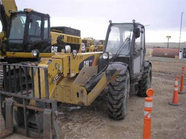 Manipulador Telescopico Caterpillar TH514 de medio uso en venta Ref.: 1531761851581289 No. 3