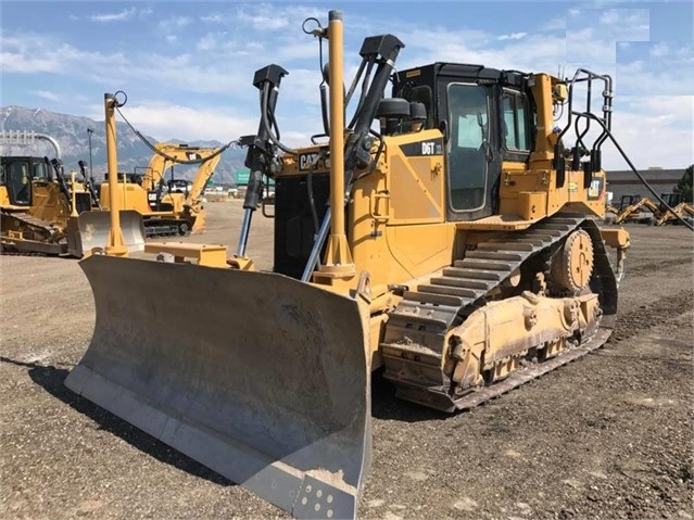 Dozers/tracks Caterpillar D6T