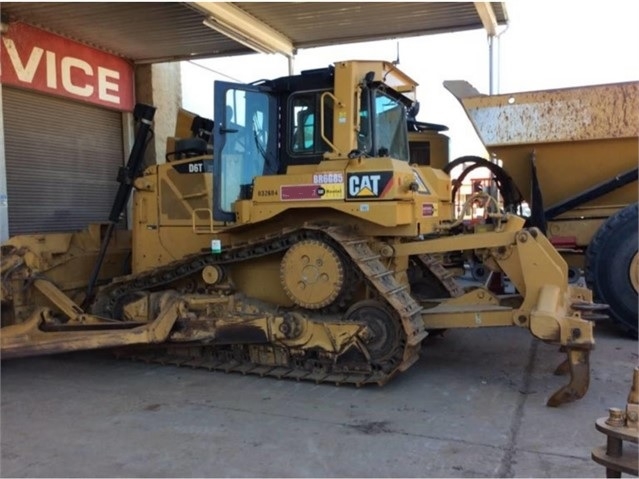 Dozers/tracks Caterpillar D6T