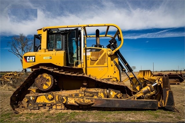 Dozers/tracks Caterpillar D6T