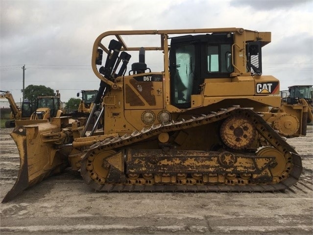 Dozers/tracks Caterpillar D6T