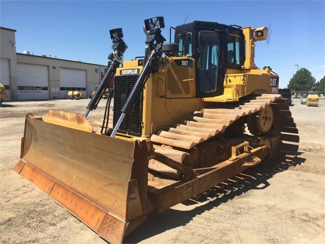 Dozers/tracks Caterpillar D6T