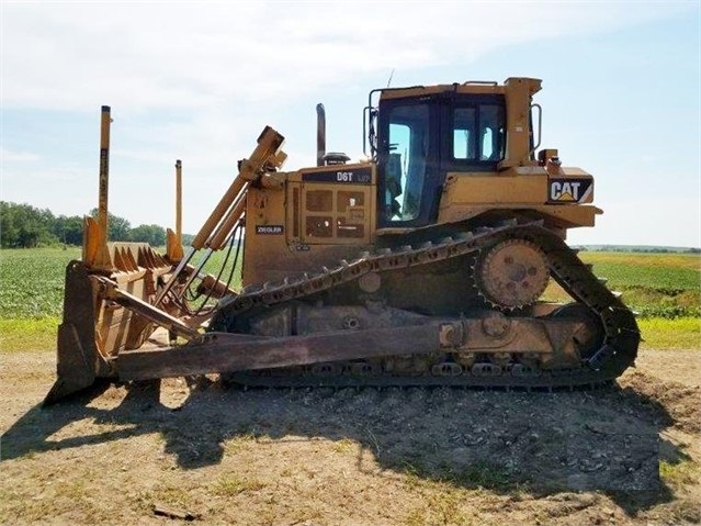 Tractores Sobre Orugas Caterpillar D6T en venta Ref.: 1534357432126840 No. 4