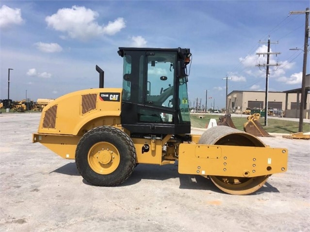 Compactadora Vibratoria Caterpillar CS44