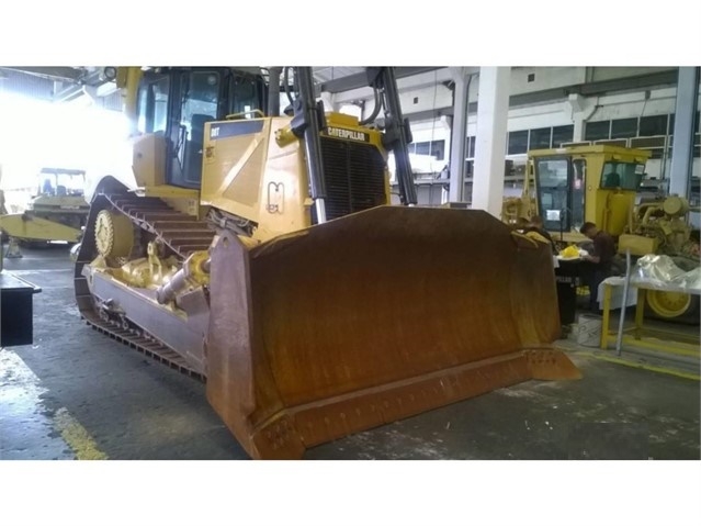 Dozers/tracks Caterpillar D8T