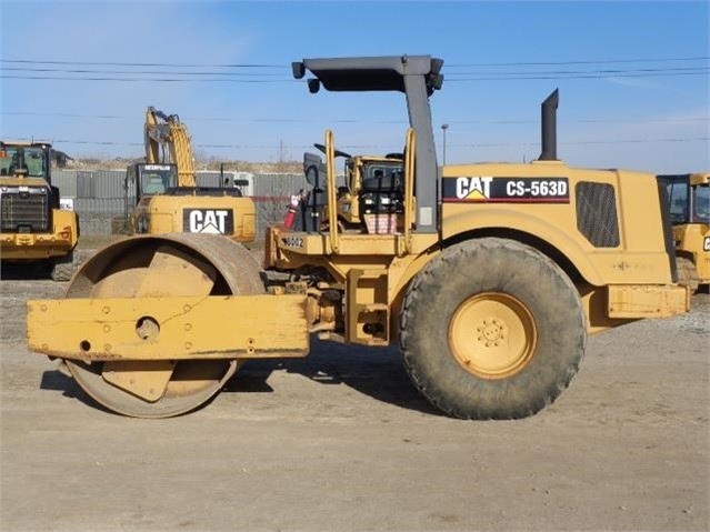 Compactadora Vibratoria Caterpillar CS-563D