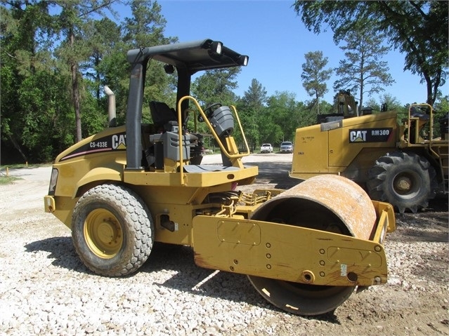 Compactadora Vibratoria Caterpillar CS-433C usada a buen precio Ref.: 1536767464569369 No. 4