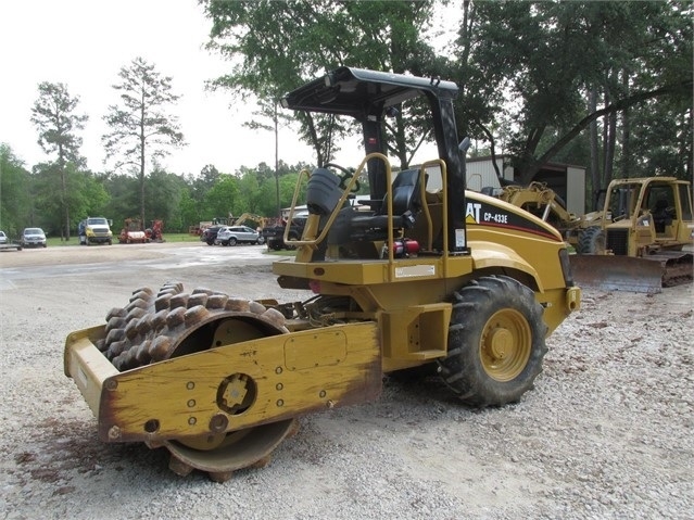 Compactadora Vibratoria Caterpillar CP-433C