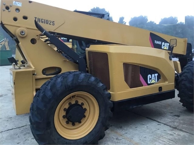 Manipulador Telescopico Caterpillar TL642