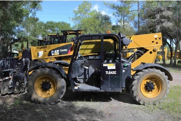 Telehandler Caterpillar TL642