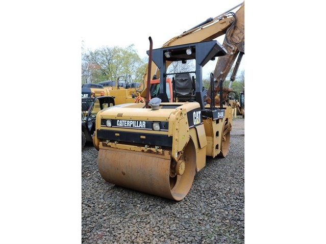 Compactadora Vibratoria Caterpillar CB-434D