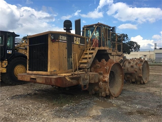 Compactadoras Suelos Y Rellenos Caterpillar 836 usada a buen prec Ref.: 1541464936149502 No. 3