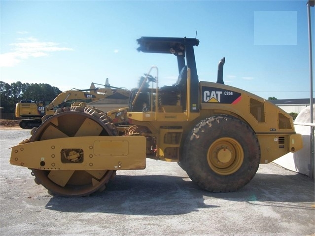 Compactadora Vibratoria Caterpillar CS56 de medio uso en venta Ref.: 1541554710590711 No. 3