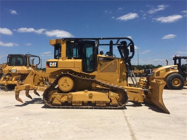 Dozers/tracks Caterpillar D6T