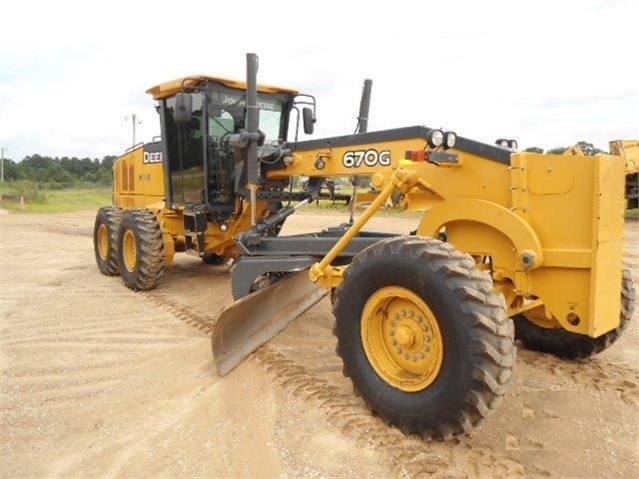 Motoconformadoras Deere 670G