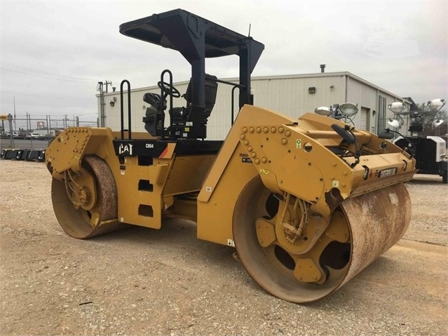 Compactadora Vibratoria Caterpillar CB64 de importacion a la vent Ref.: 1544492008400025 No. 4