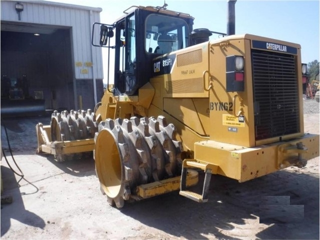 Compactadoras Suelos Y Rellenos Caterpillar 815F en venta, usada Ref.: 1545159006246273 No. 4