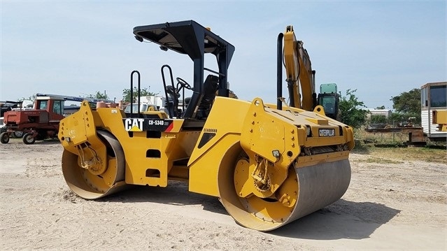 Compactadora Vibratoria Caterpillar CB-534D seminueva en venta Ref.: 1547504673995531 No. 2