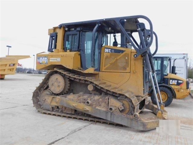 Dozers/tracks Caterpillar D6T