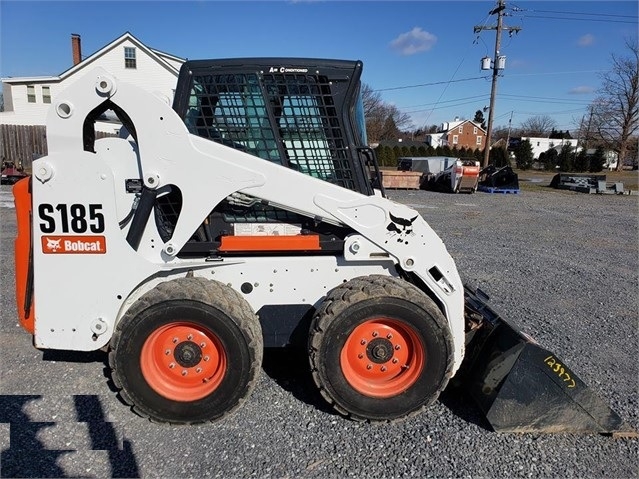 Minicargadores Bobcat S185