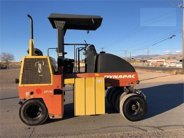 Compactadora Con Llantas Dynapac CP142