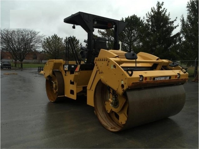 Compactadora Vibratoria Caterpillar CB64 de medio uso en venta Ref.: 1551745753117056 No. 2