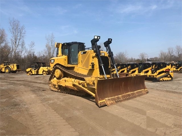 Dozers/tracks Caterpillar D8T